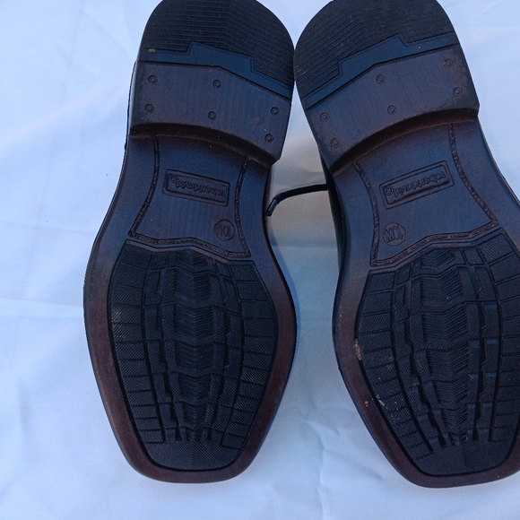 Shoes - Picture 4 of 6